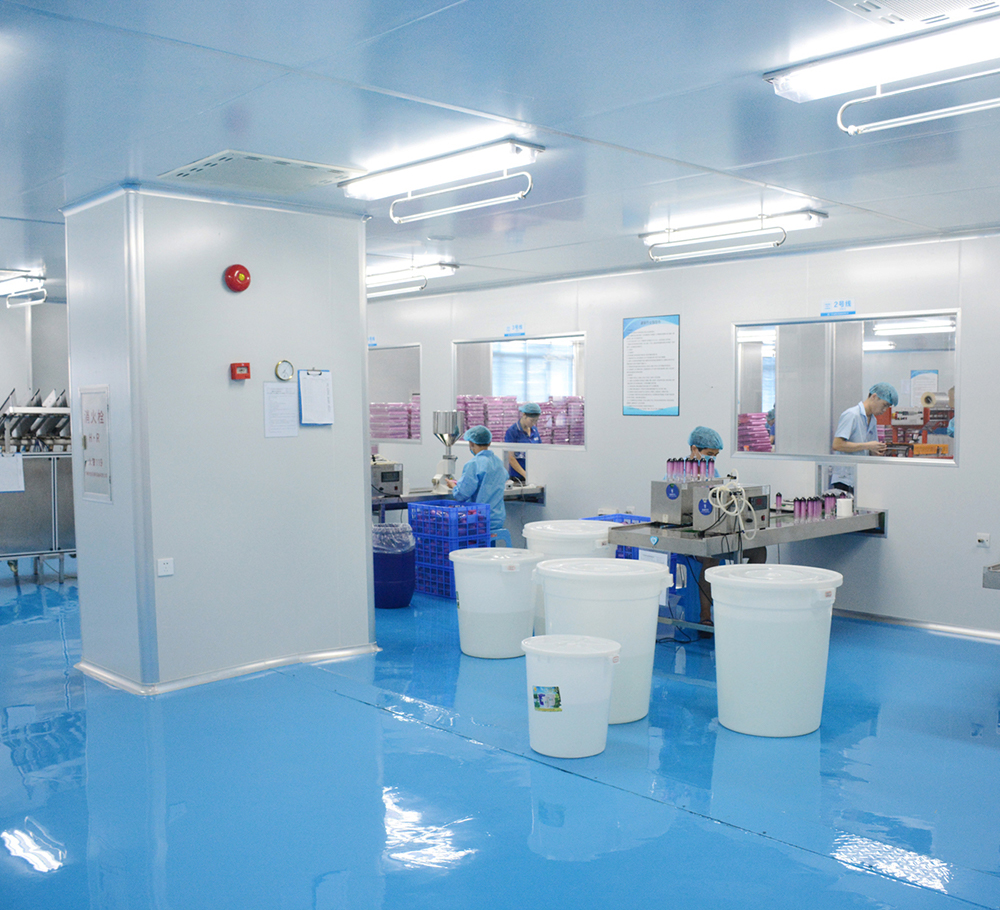 藍(lán)淇罐裝車間